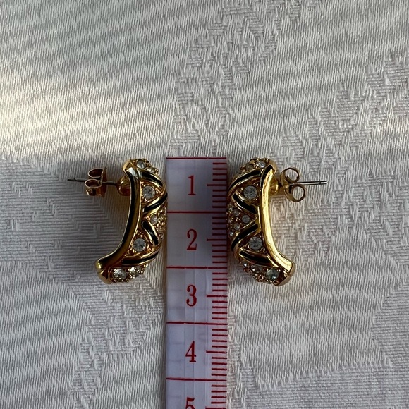 Beautiful dressy Swarovski earrings - Picture 4 of 4